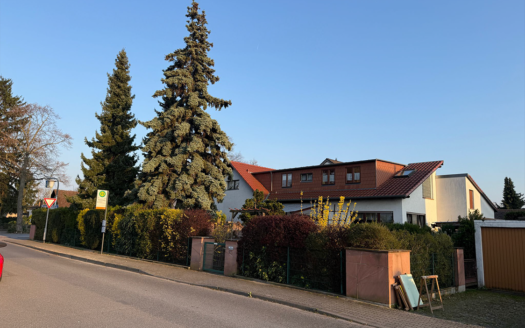 Sonnige Doppelhaushälfte auf 600 m² Grundstück – viel Platz & starker Grundstückswert!